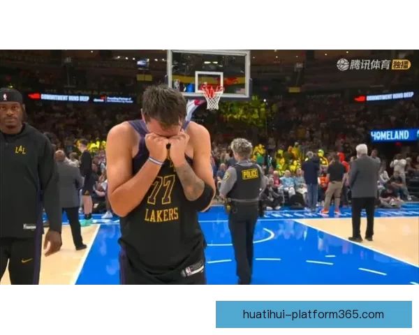 湖人再遭重创里夫斯伤情未明东契奇缺阵前景愈发艰难